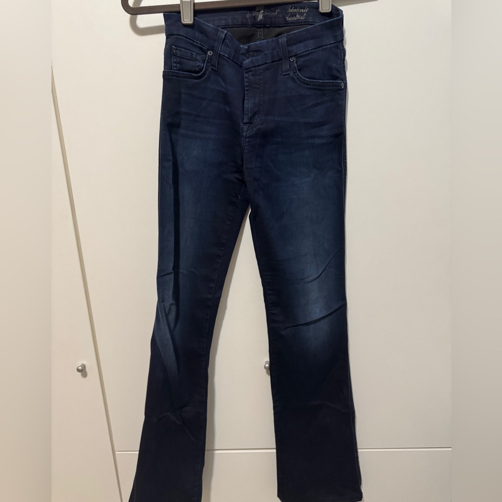 7 For All Mankind Kimmie Boot Cut Jeans in Classic Indigo Wash - Like New